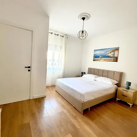 Private With Parking Space Apartman