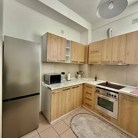 Private With Parking Space Apartman Tirana